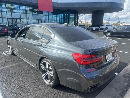 2019 BMW 740 i