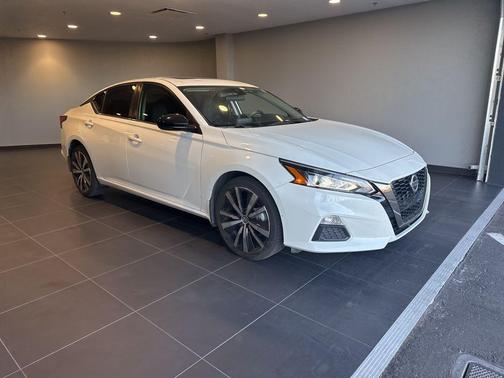 White 2021 Nissan Altima 2.5 SR