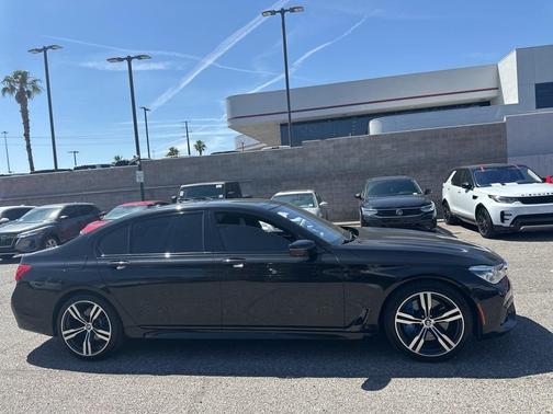 2016 BMW 750 i xDrive