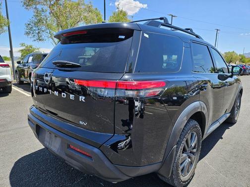 Black 2023 Nissan Pathfinder SV