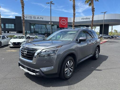 2025 Nissan Pathfinder SL