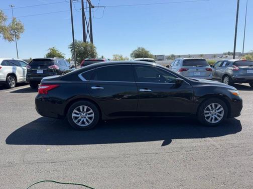 Black 2016 Nissan Altima 2.5 S