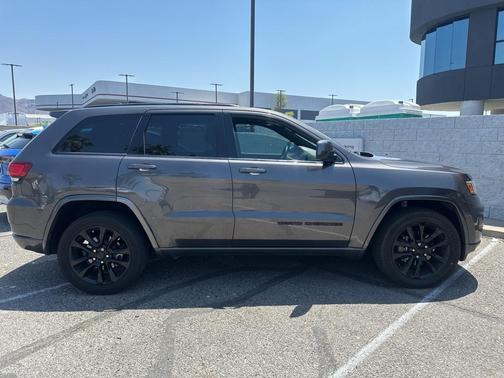 2020 Jeep Grand Cherokee Altitude
