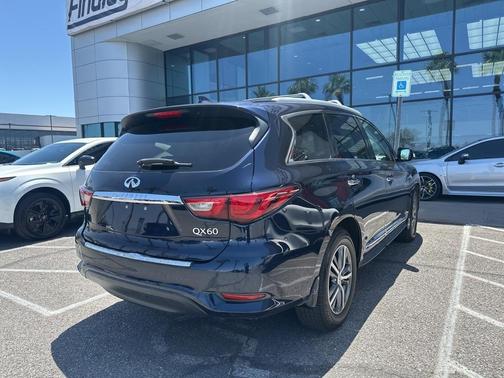 2017 INFINITI QX60 Base