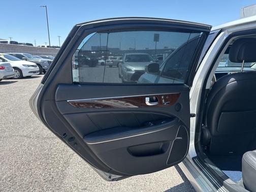 2011 Hyundai Equus Signature