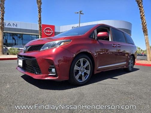 Salsa Red Pearl 2018 Toyota Sienna SE Premium