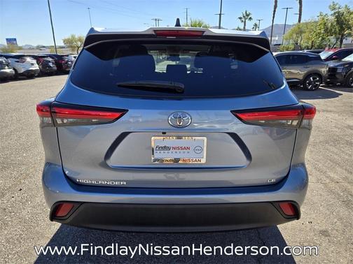 2022 Toyota Highlander LE