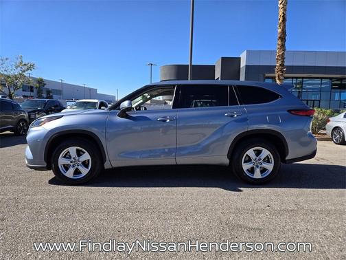 2022 Toyota Highlander LE