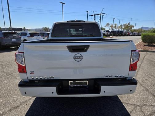 2023 Nissan Titan SV