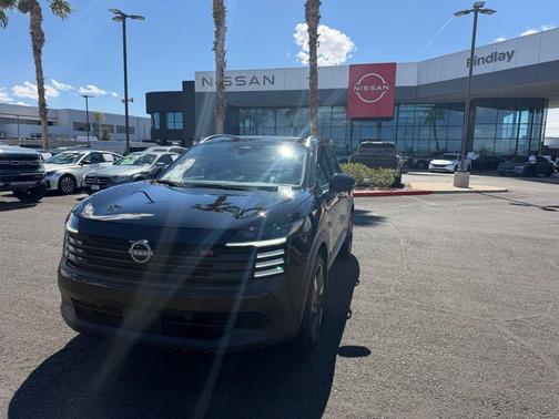 Super Black 2025 Nissan Kicks SR