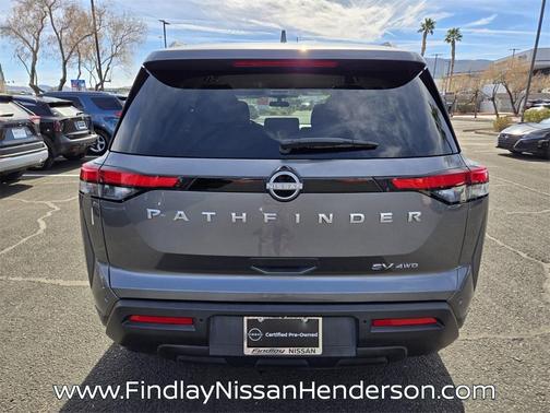 2024 Nissan Pathfinder SV