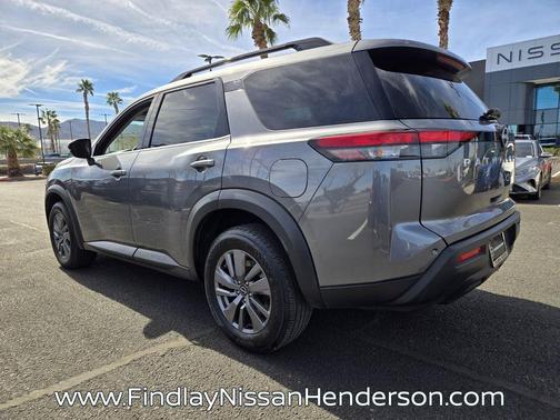 2024 Nissan Pathfinder SV
