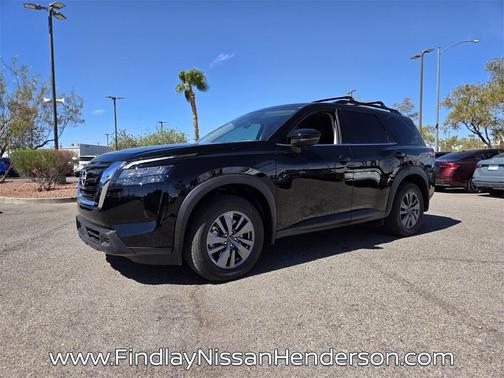 2025 Nissan Pathfinder SV