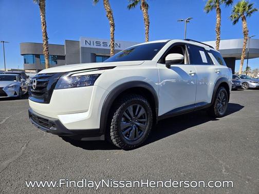 2023 Nissan Pathfinder SV