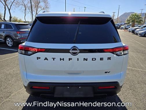 2023 Nissan Pathfinder SV