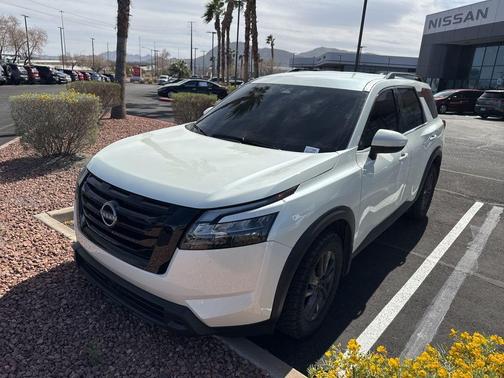 2023 Nissan Pathfinder SV