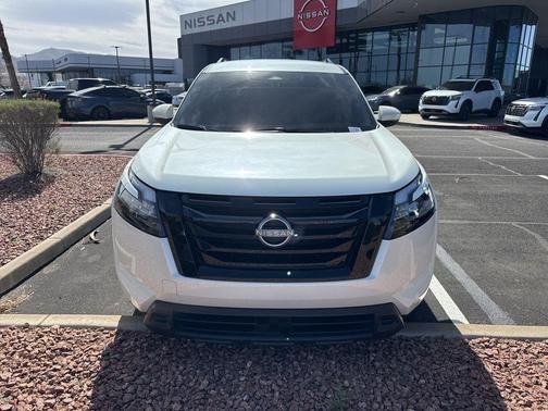 2023 Nissan Pathfinder SV