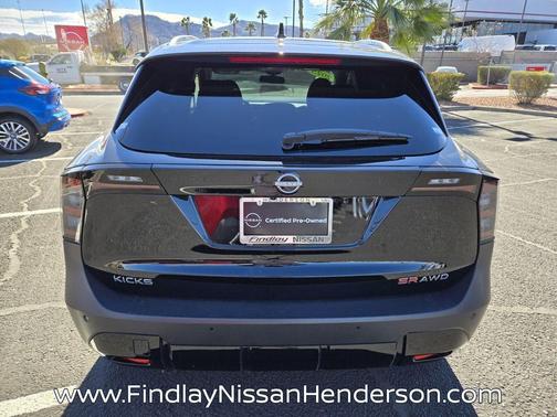 2025 Nissan Kicks SR
