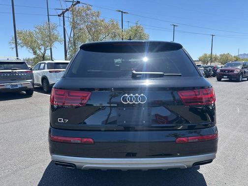 Night Black 2019 Audi Q7 55 Premium