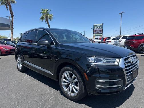 Night Black 2019 Audi Q7 55 Premium