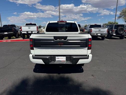 Glacier White 2025 Nissan Frontier PRO-X