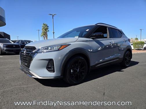 2022 Nissan Kicks SR