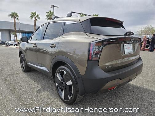 2025 Nissan Kicks SR