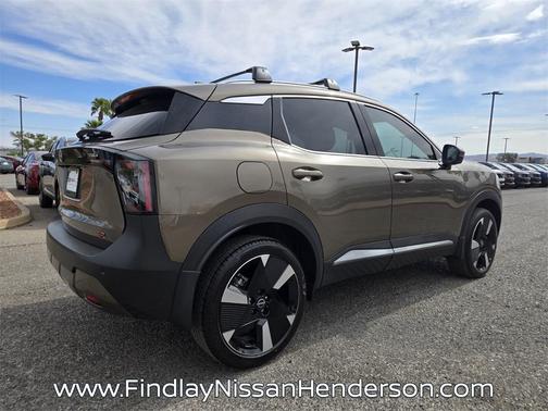 2025 Nissan Kicks SR
