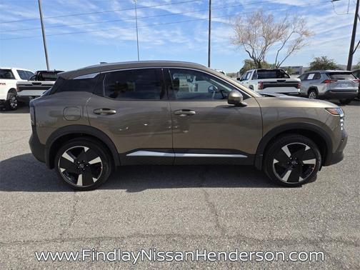 2025 Nissan Kicks SR