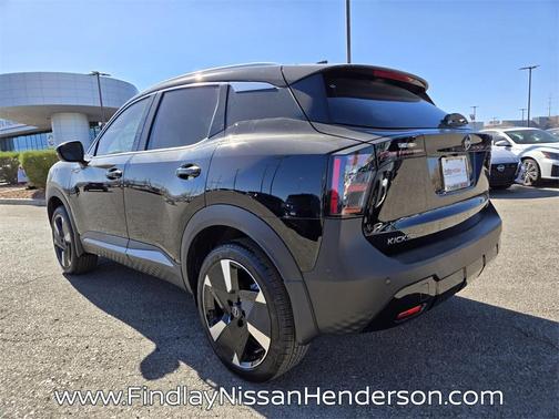 2025 Nissan Kicks SR