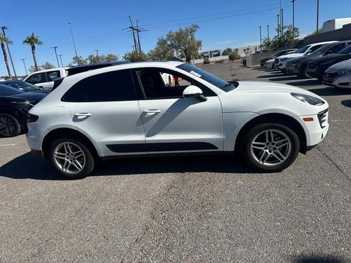 2018 Porsche Macan Base