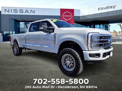 Oxford White 2023 Ford F-250 Lariat