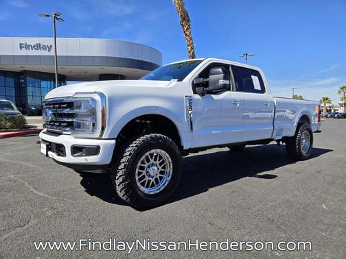 Oxford White 2023 Ford F-250 Lariat