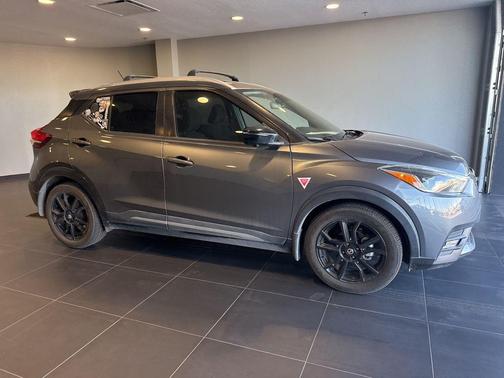 2020 Nissan Kicks SR
