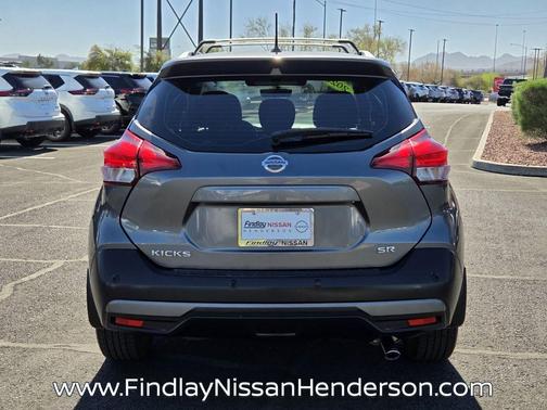 2020 Nissan Kicks SR