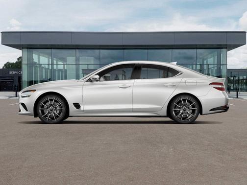 Uyuni White 2026 Genesis G70 2.5T Prestige