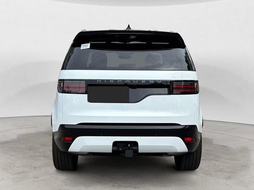 2025 Land Rover Discovery P300 Dynamic SE