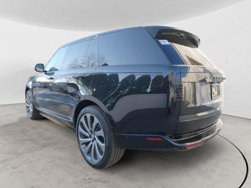 2025 Land Rover Range Rover P530 SE
