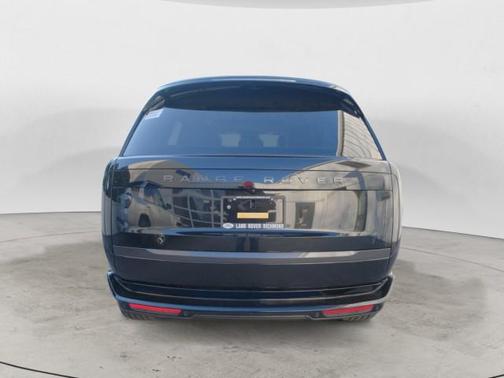 2025 Land Rover Range Rover P530 SE