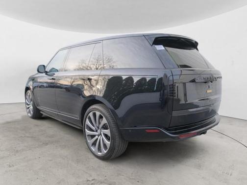 2025 Land Rover Range Rover P530 SE 7 Seat