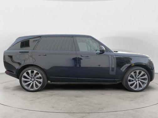 2025 Land Rover Range Rover P530 SE 7 Seat