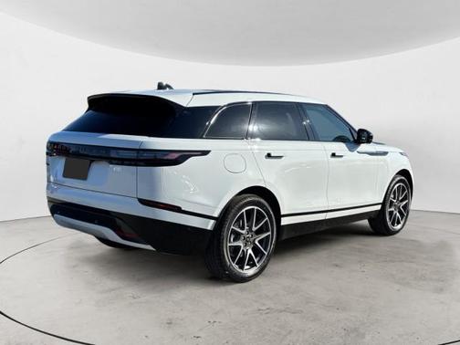 2026 Land Rover Range Rover Velar P250 SE R-Dynamic