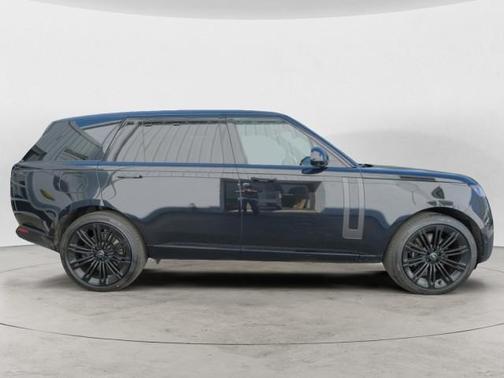 2025 Land Rover Range Rover P530 SE 7 Seat
