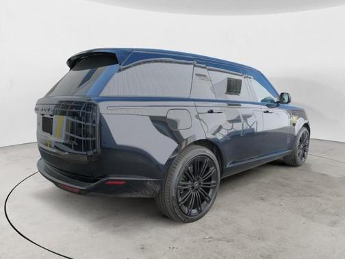 2025 Land Rover Range Rover P530 SE 7 Seat
