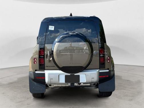 2025 Land Rover Defender 110 P300