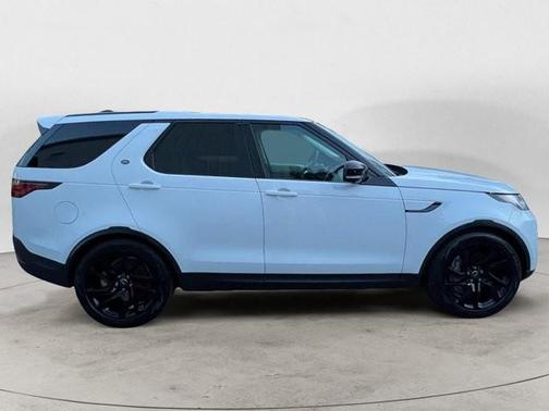 2024 Land Rover Discovery P300 S