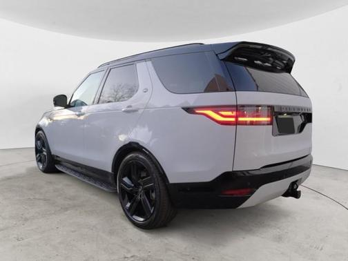2025 Land Rover Discovery P360 Dynamic SE