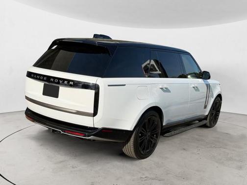 2026 Land Rover Range Rover P530 SE 7 Seat