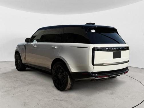 2026 Land Rover Range Rover P530 SE 7 Seat