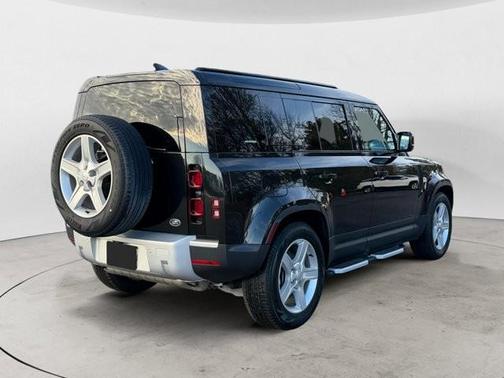 2023 Land Rover Defender 110 SE